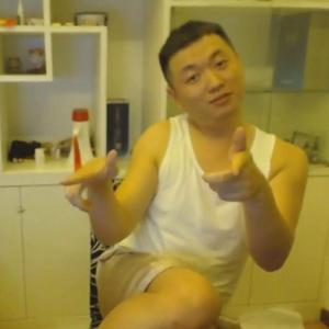 粉嫩小泬没有毛小便是正常吗
